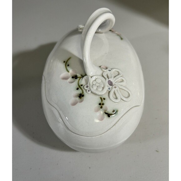 Floral Egg-Shaped Scalloped Lid Studio Art Pottery Trinket Holder Dish Signed - Picture 3 of 11